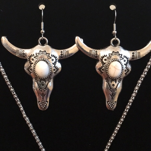 Bull Head Western Ivory Necklace & Earring Set - Picture 2 of 5